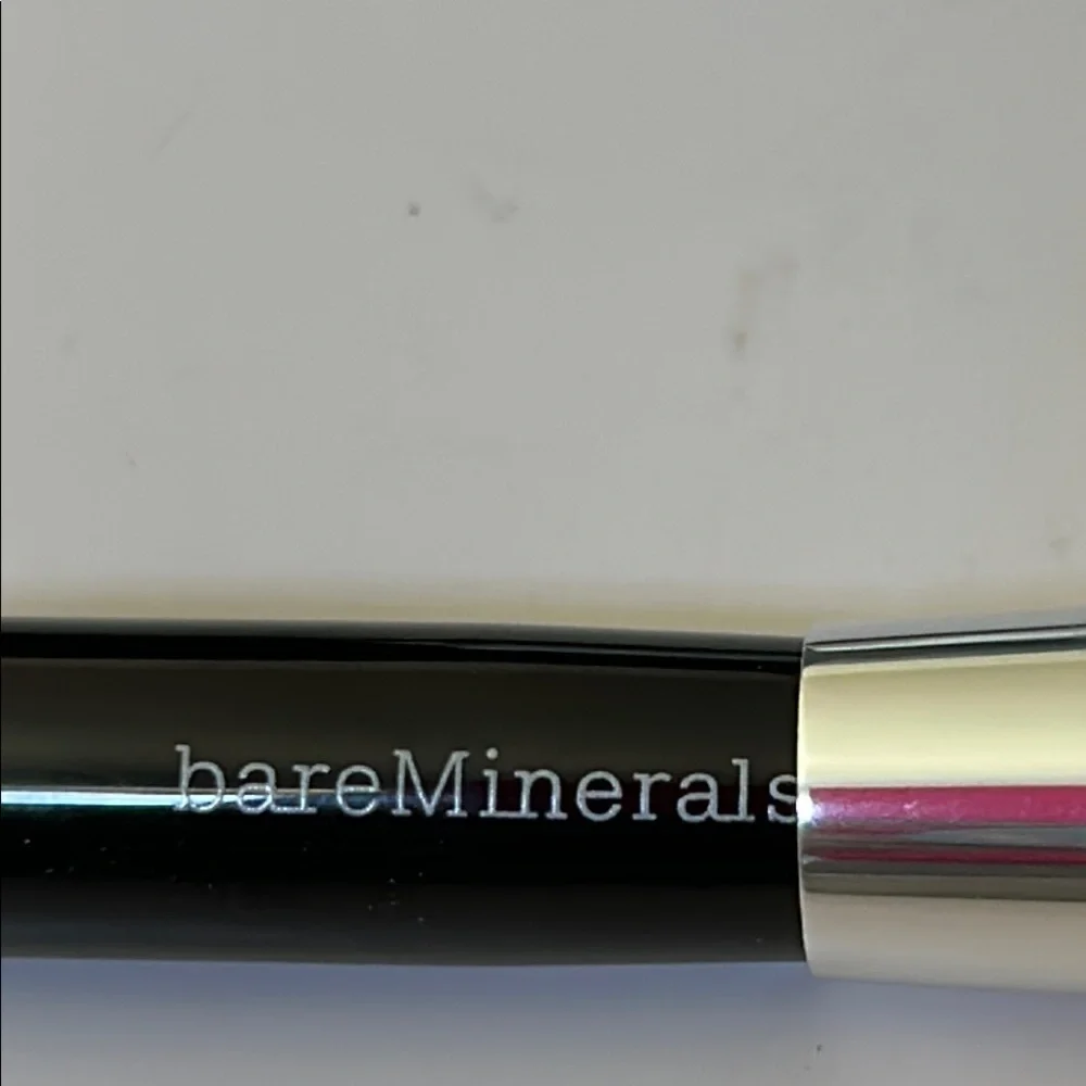 bareMinerals 2-in-1 Finishing Face & Eye Brush - Black and Silver